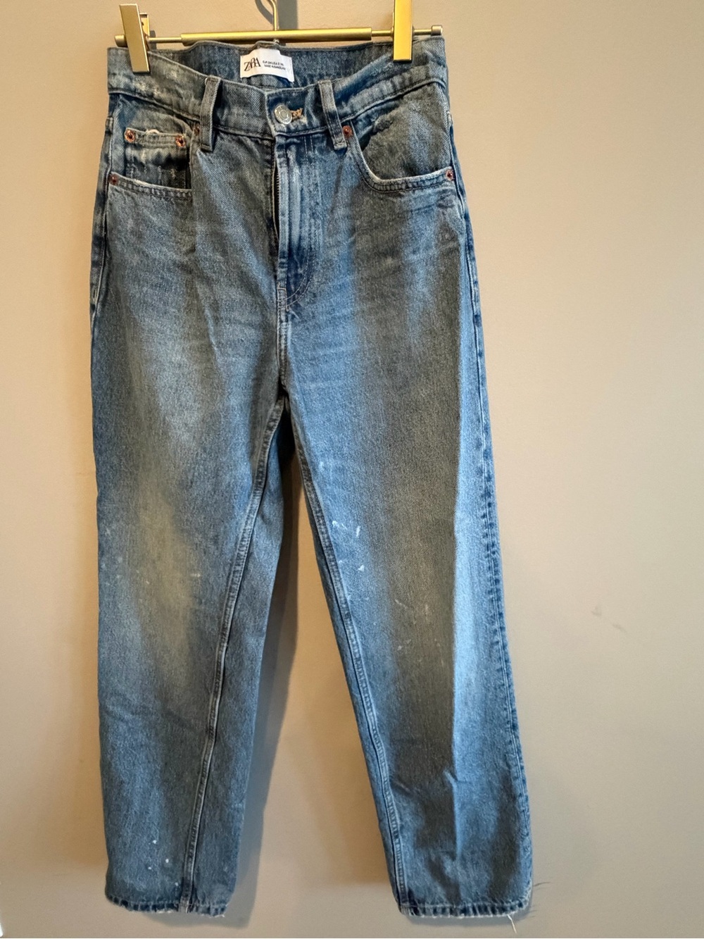 Zara High-Rise Vintage Wash Mom Jeans | Relaxed Tapered Denim | Size 2